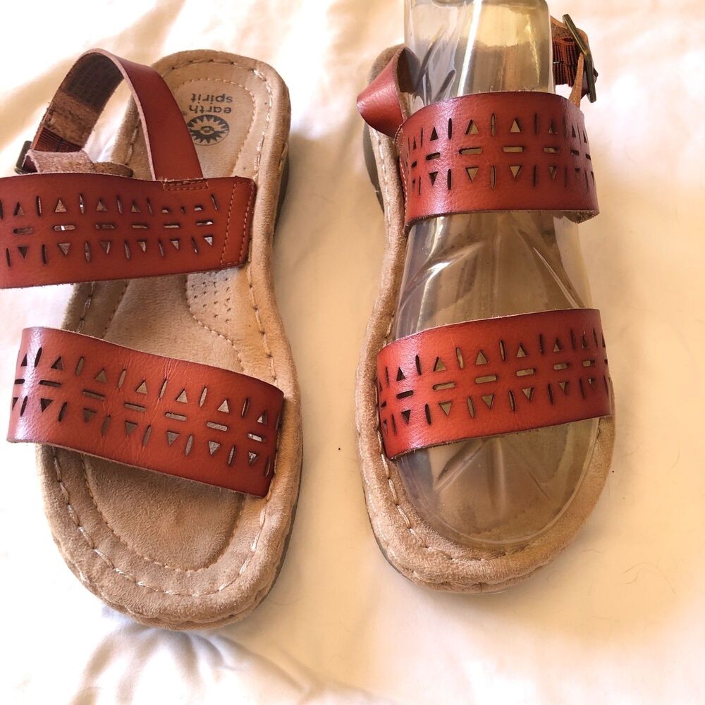 Earth Spirit Leather Sandals Woman's Brown Cognac Laser Cut Size 8.5